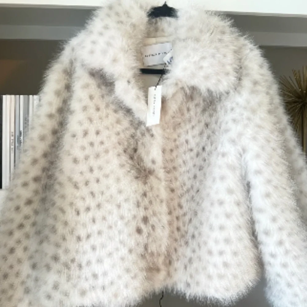 Rebecca Minkoff cropped a collar vegan Fur Jacket - Picture 3 of 8